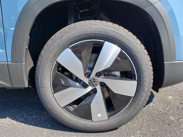 Photo of 2025 Monterey Blue Pearl Volkswagen Taos