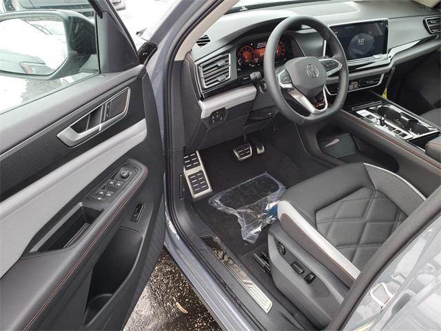 Photo of 2025 Pure Gray Volkswagen Atlas