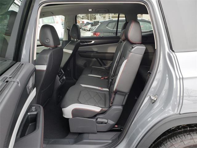 Photo of 2025 Pure Gray Volkswagen Atlas