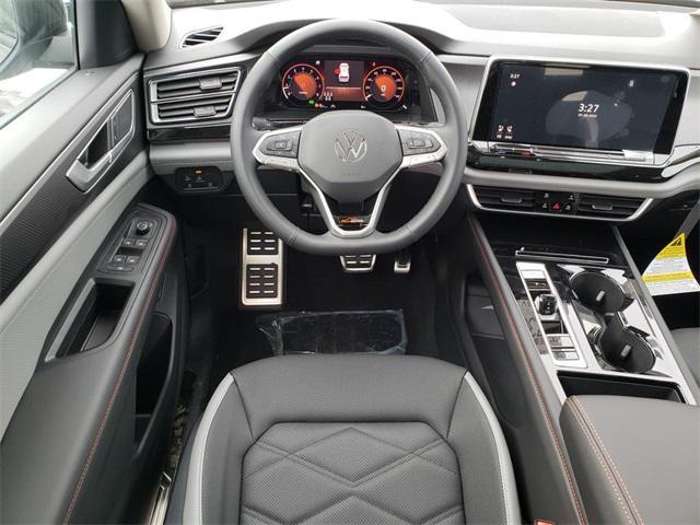 Photo of 2025 Pure Gray Volkswagen Atlas