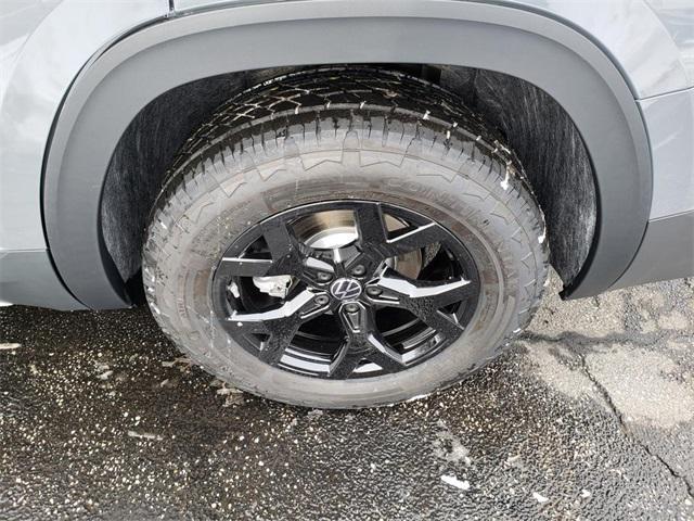 Photo of 2025 Pure Gray Volkswagen Atlas