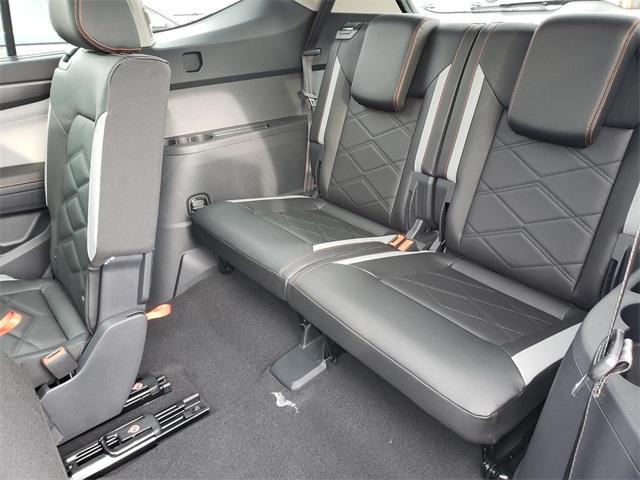 Photo of 2025 Pure Gray Volkswagen Atlas