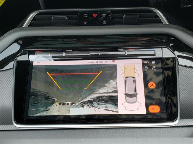 Photo of 2025 Pure Gray Volkswagen Atlas