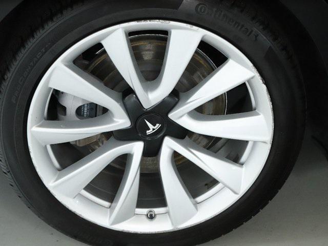 Photo of 2018 Obsidian Black Metallic Tesla Model 3