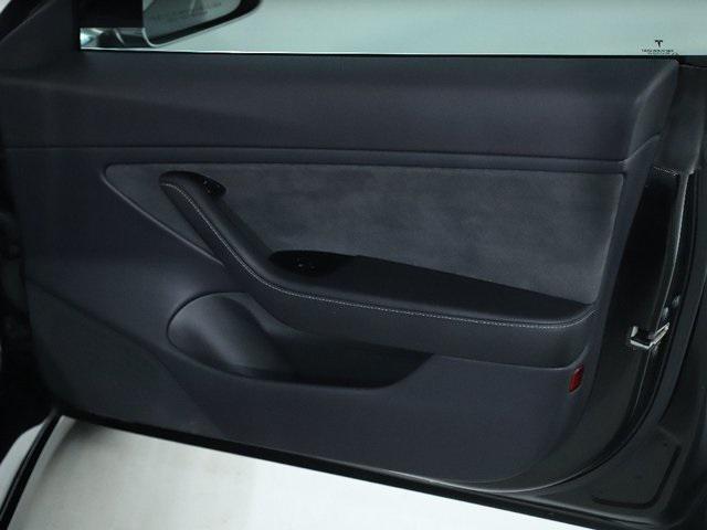 Photo of 2018 Obsidian Black Metallic Tesla Model 3