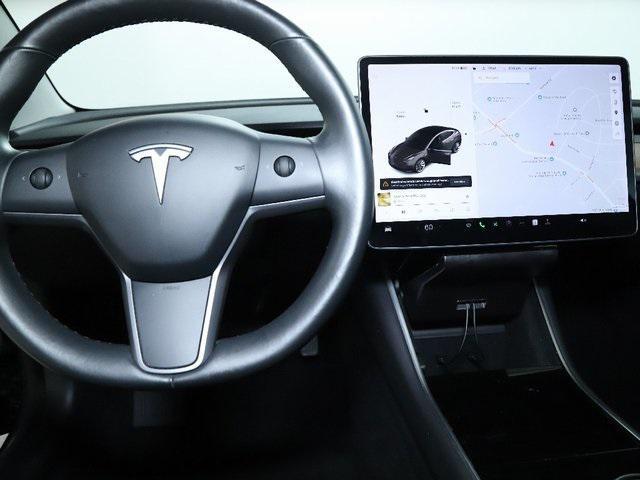 Photo of 2018 Obsidian Black Metallic Tesla Model 3