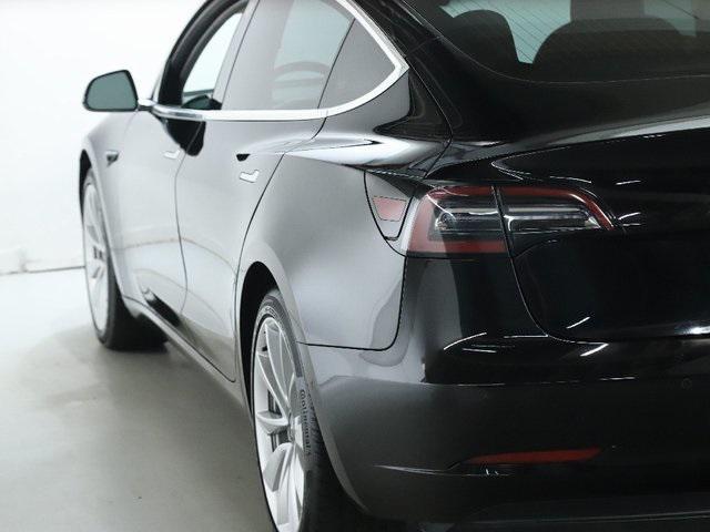 Photo of 2018 Obsidian Black Metallic Tesla Model 3
