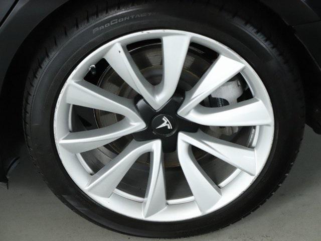 Photo of 2018 Obsidian Black Metallic Tesla Model 3