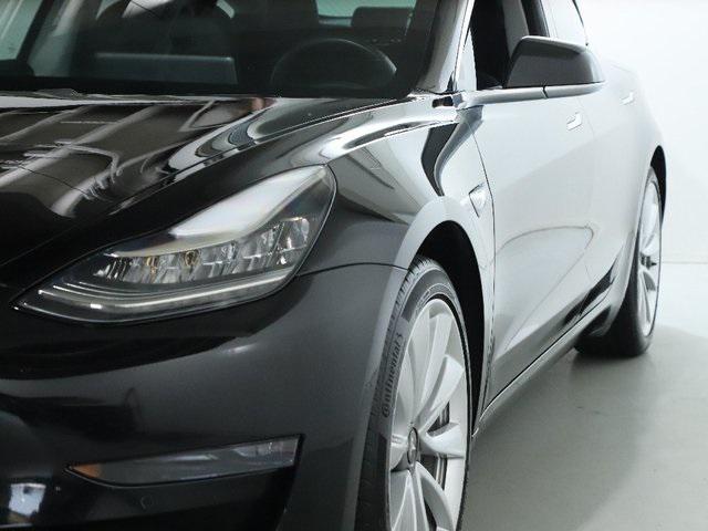 Photo of 2018 Obsidian Black Metallic Tesla Model 3