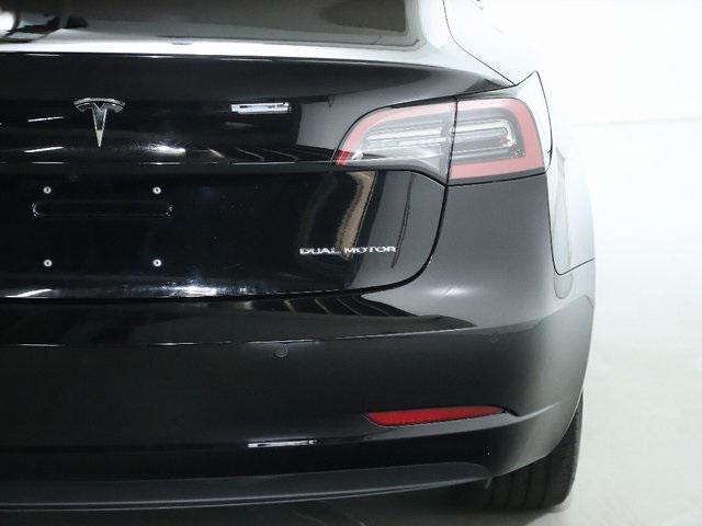 Photo of 2018 Obsidian Black Metallic Tesla Model 3