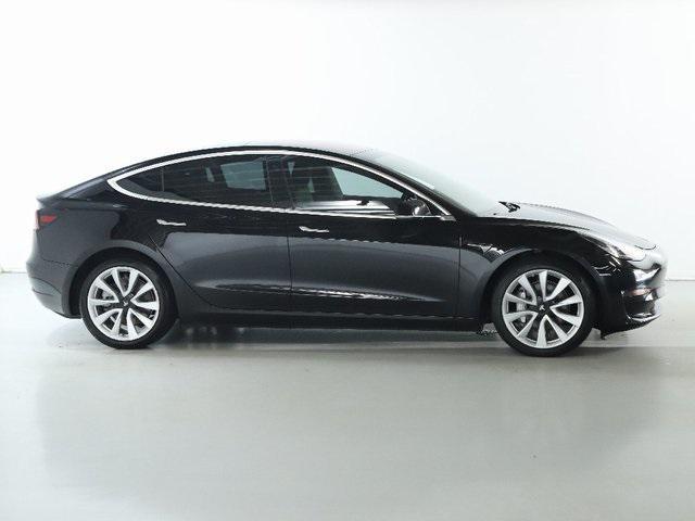 Photo of 2018 Obsidian Black Metallic Tesla Model 3