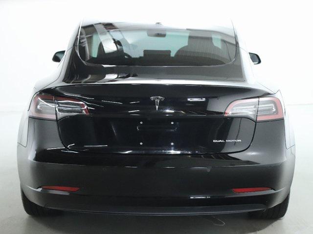 Photo of 2018 Obsidian Black Metallic Tesla Model 3