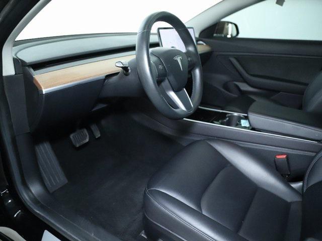 Photo of 2018 Obsidian Black Metallic Tesla Model 3