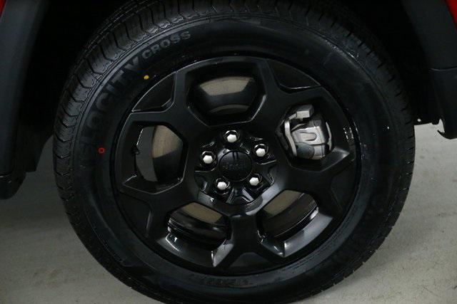 Photo of 2023 Redline Pearlcoat Jeep Compass