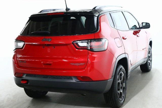 Photo of 2023 Redline Pearlcoat Jeep Compass