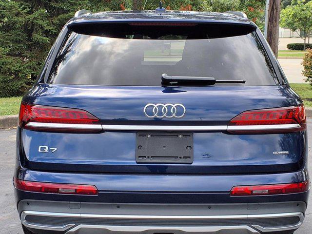 Photo of 2021 Navarra Blue Metallic Audi Q7