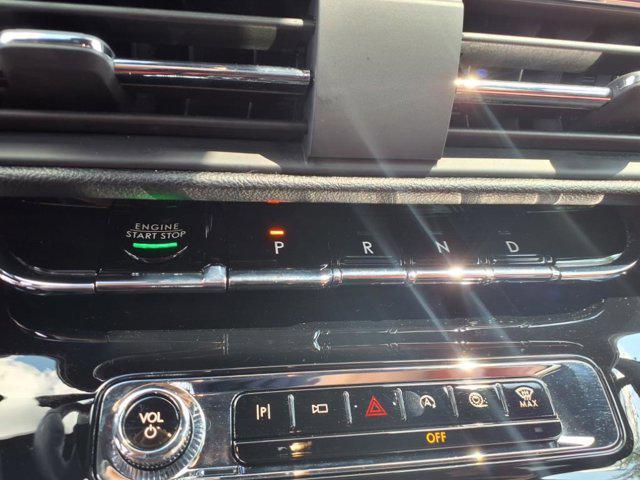 Photo of 2024 Pristine White Metallic Tri-Coat Lincoln Corsair