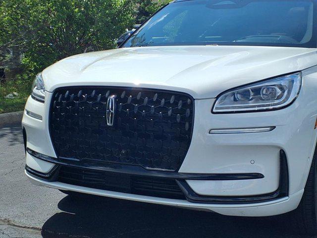 Photo of 2024 Pristine White Metallic Tri-Coat Lincoln Corsair