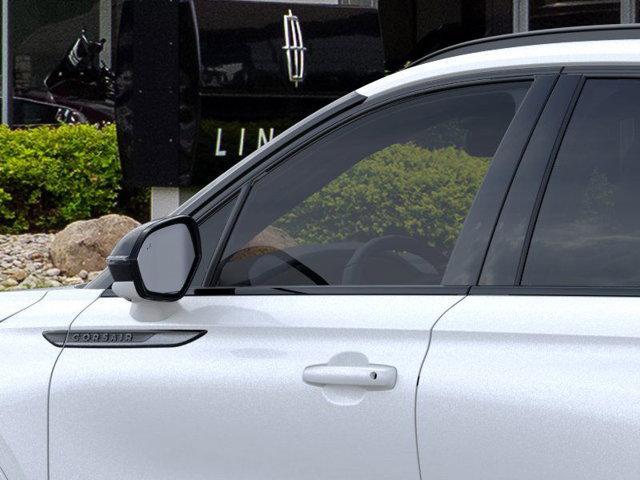 Photo of 2023 Pristine White Metallic Tri-Coat Lincoln Corsair