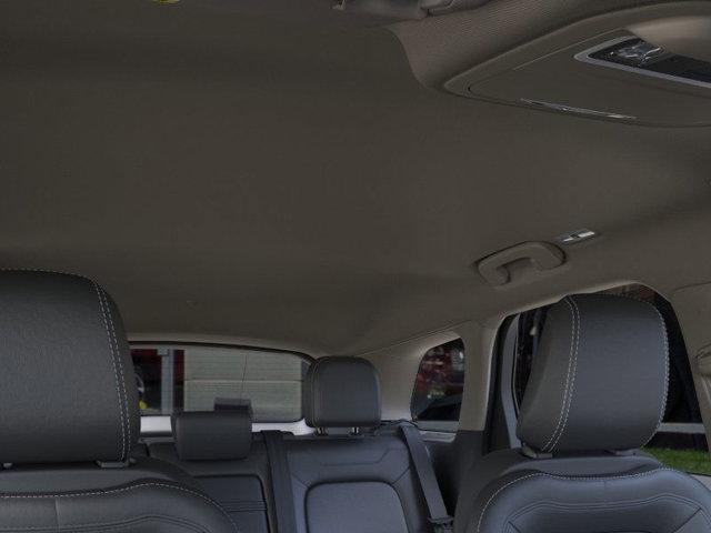Photo of 2024 Pristine White Metallic Tri-Coat Lincoln Corsair