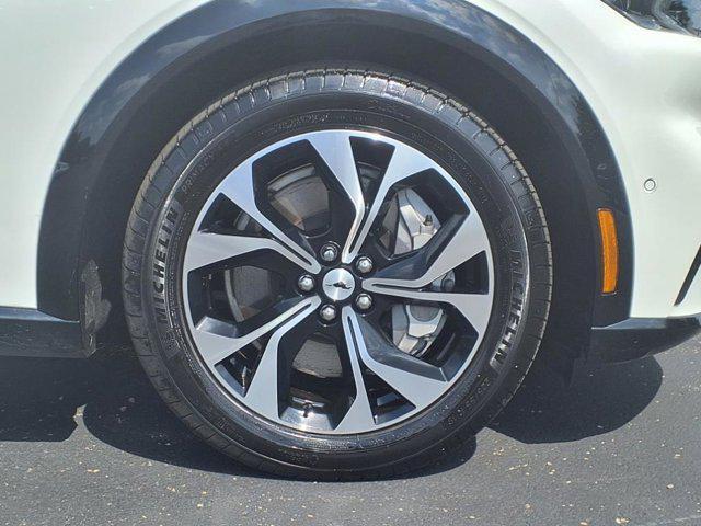 Photo of 2023 Star White Metallic Tri-Coat Ford Mustang Mach-E