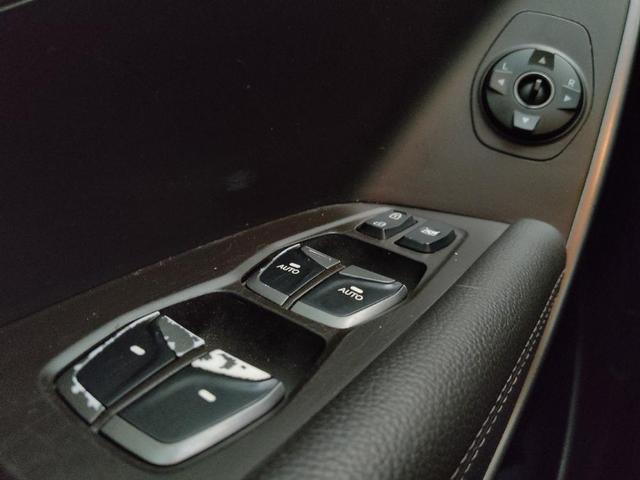 Photo of 2017 Frost White Pearl Hyundai Santa Fe Sport