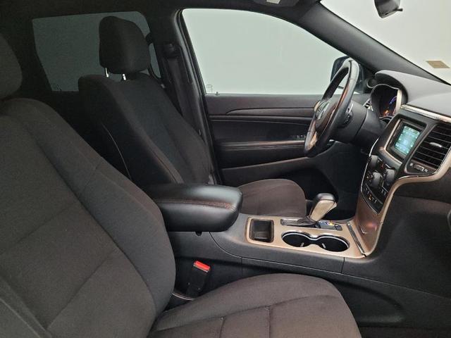 Photo of 2016 Bright White Clearcoat Jeep Grand Cherokee