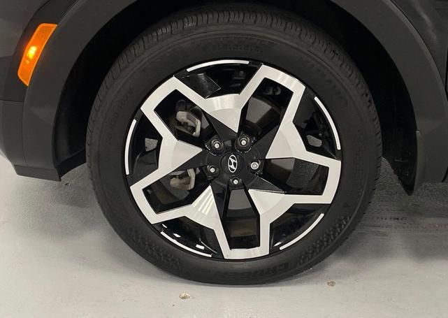 Photo of 2024 Phantom Black Hyundai SANTA CRUZ