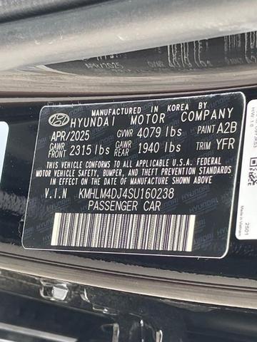 Photo of 2025 Black Hyundai ELANTRA HEV
