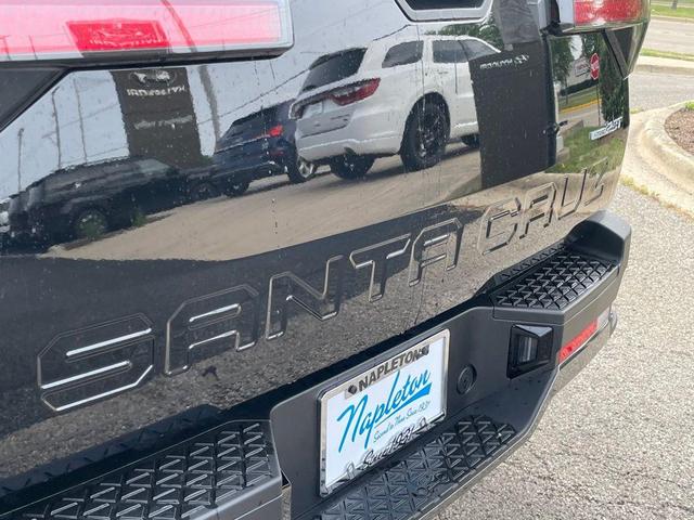 Photo of 2024 Phantom Black Hyundai SANTA CRUZ