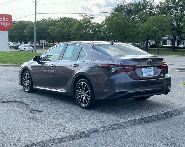 Photo of 2023 Gray Toyota Camry