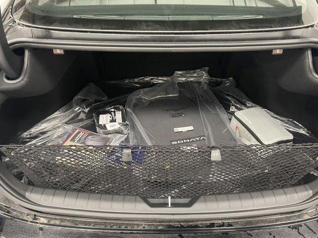 Photo of 2025 Black Hyundai SONATA Hybrid