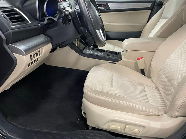 Photo of 2016 Crystal Black Silica Subaru Outback