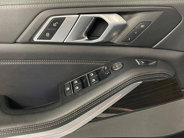 Photo of 2021 Mineral White Metallic BMW X5