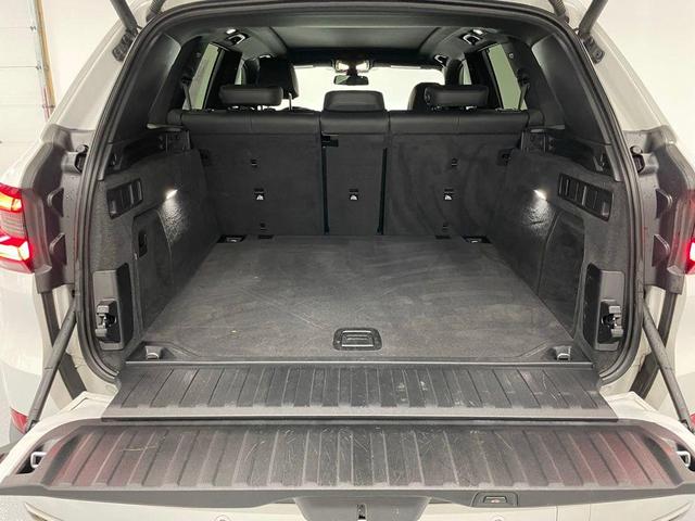 Photo of 2021 Mineral White Metallic BMW X5