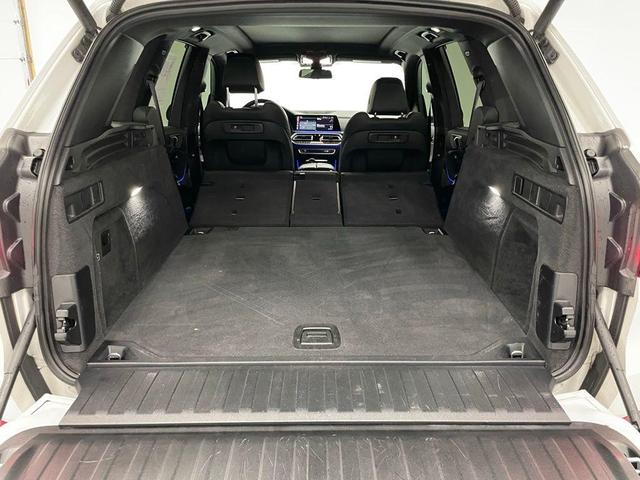 Photo of 2021 Mineral White Metallic BMW X5