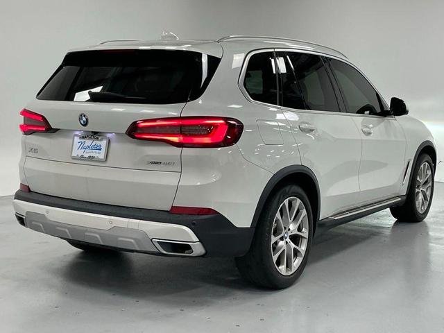 Photo of 2021 Mineral White Metallic BMW X5