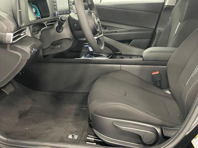 Photo of 2025 Black Hyundai ELANTRA HEV