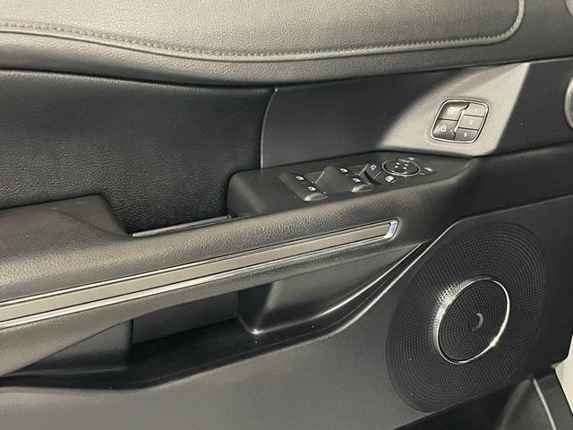 Photo of 2020 Oxford White Ford Expedition