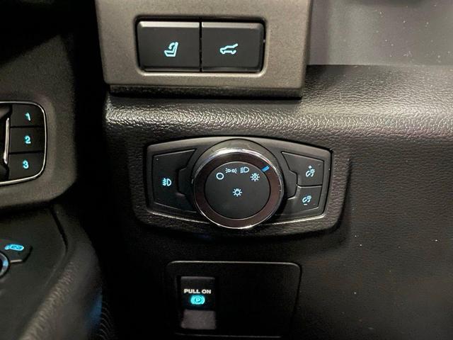 Photo of 2020 Oxford White Ford Expedition