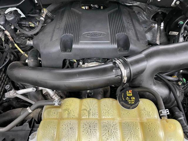 Photo of 2020 Oxford White Ford Expedition