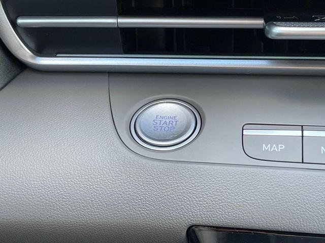Photo of 2025 White Hyundai ELANTRA HEV