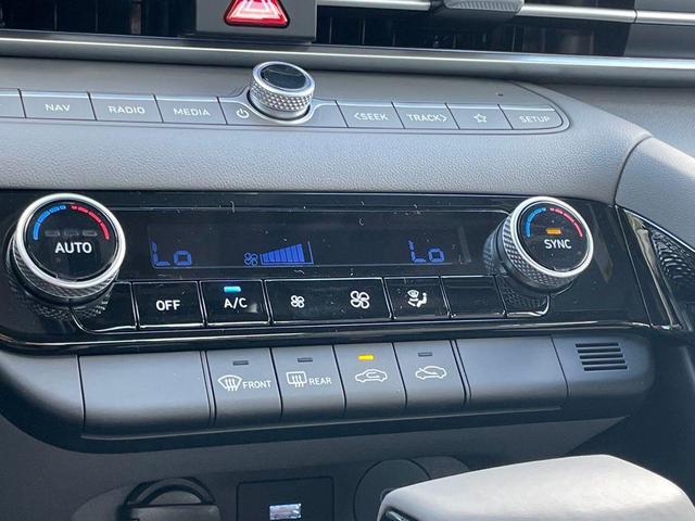 Photo of 2025 White Hyundai ELANTRA HEV