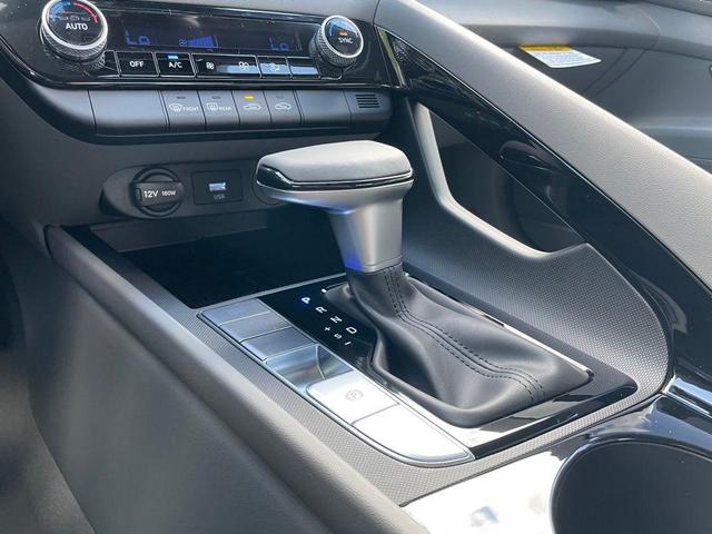 Photo of 2025 White Hyundai ELANTRA HEV