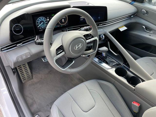 Photo of 2025 White Hyundai ELANTRA HEV