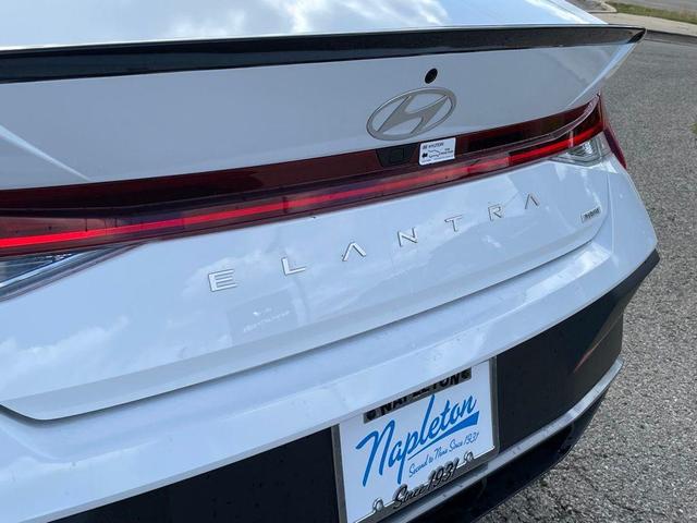 Photo of 2025 White Hyundai ELANTRA HEV