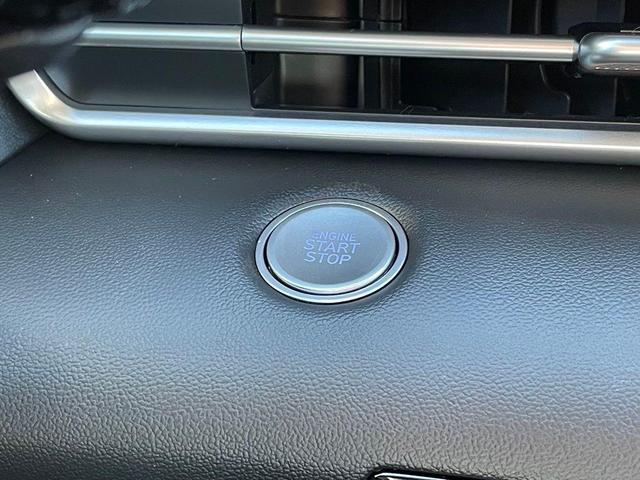 Photo of 2025 Amazon Gray Hyundai ELANTRA HEV