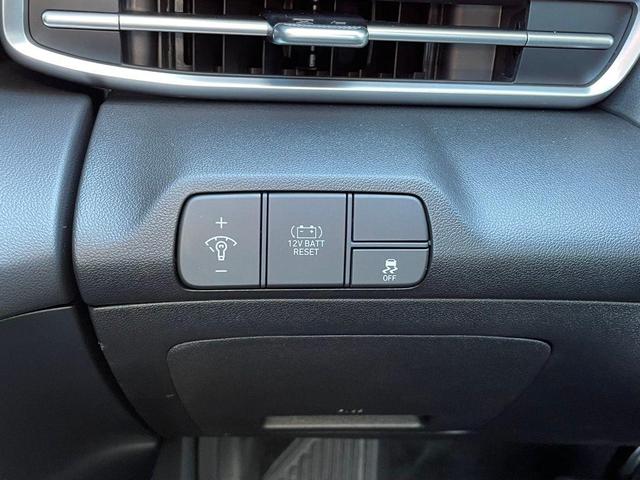 Photo of 2025 Amazon Gray Hyundai ELANTRA HEV