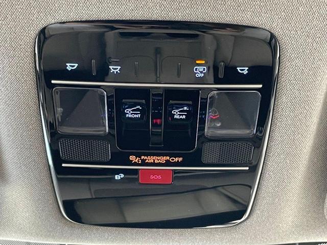 Photo of 2025 Phantom Black Hyundai SANTA FE HEV