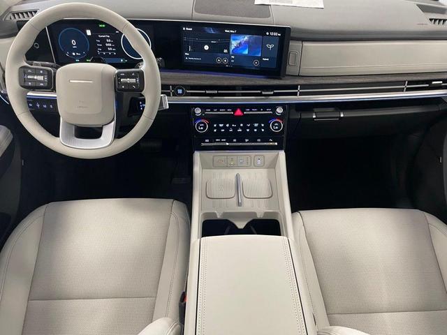 Photo of 2025 Phantom Black Hyundai SANTA FE HEV